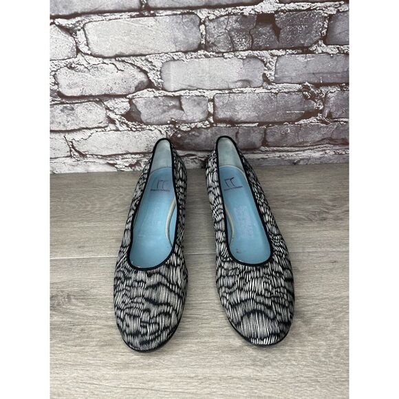 Thierry Rabotin Ivory Black Pattern Slip On Heel Loafers Shoes Women 41EU/10.5M - Picture 2 of 16